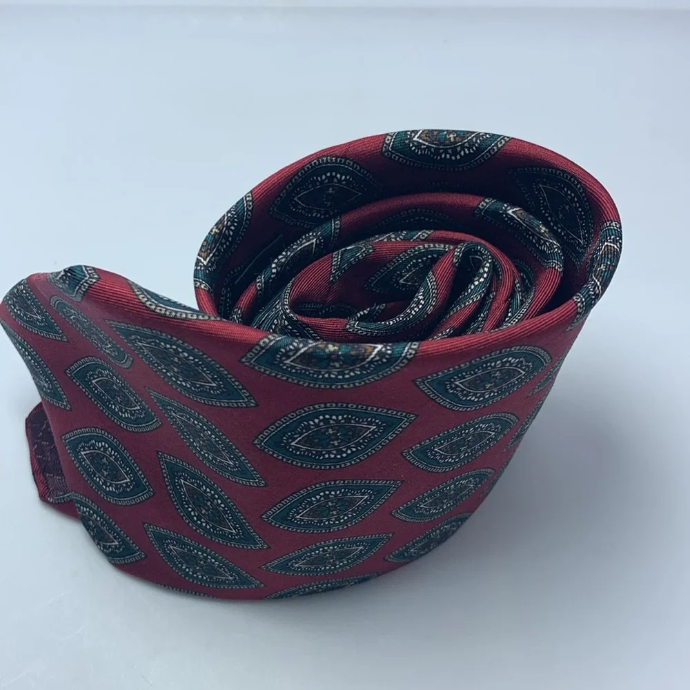 Christian Dior Authentic 100%‎ Silk Tie Made In The USA.
